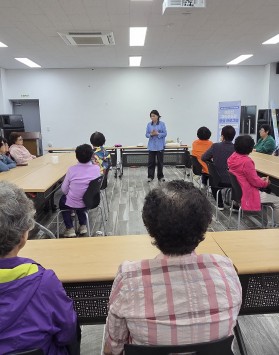 지역 어르신을 위한 자아존중감 향상 …